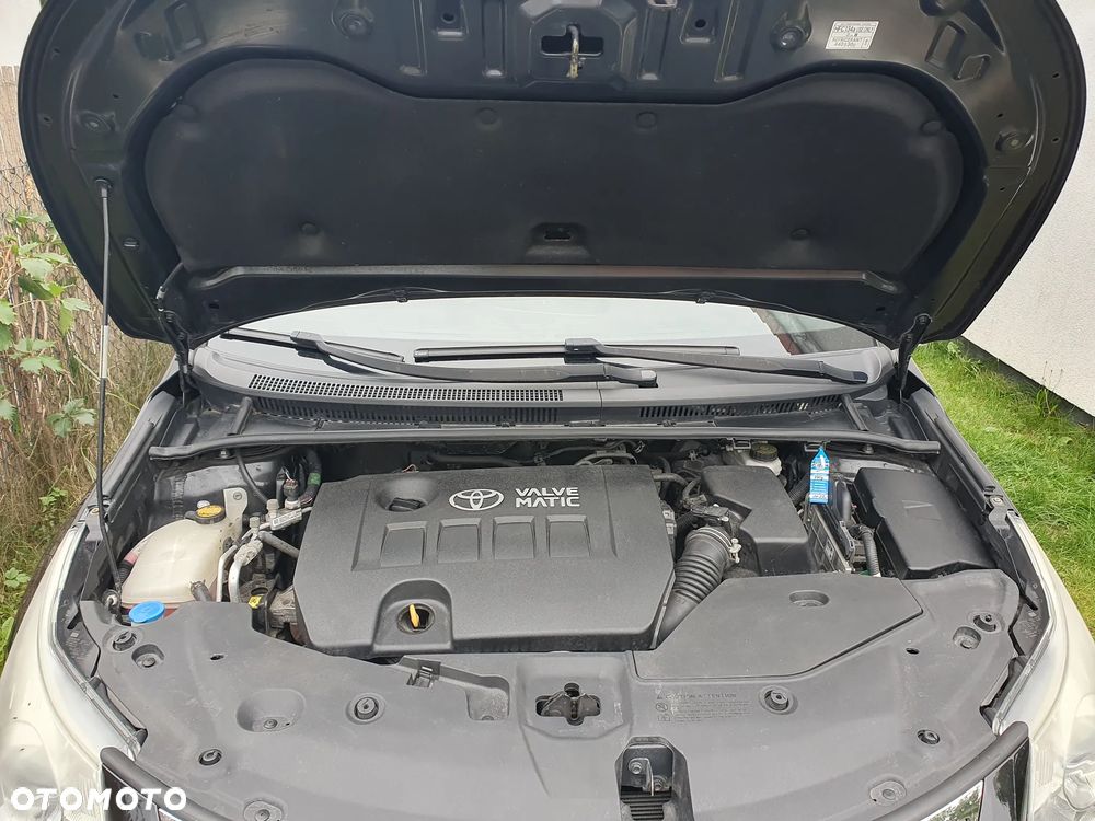 Toyota Avensis 1.8 Sol plus NAVI - 17
