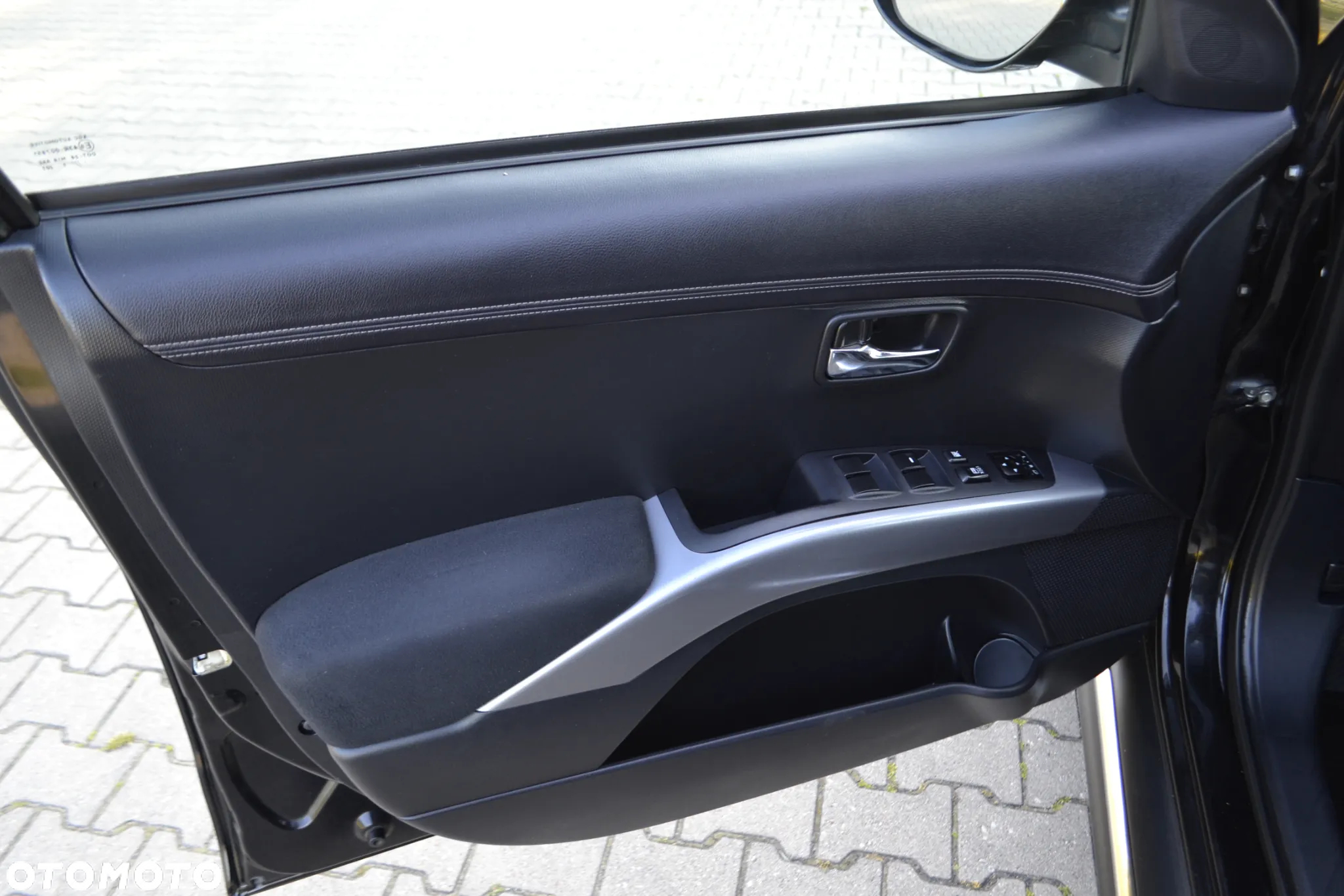 Mitsubishi Outlander 2.0 Intense 2WD EU5 - 14