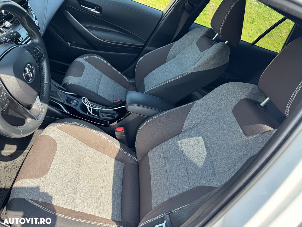 Toyota Corolla 1.8 HEV Business - 6