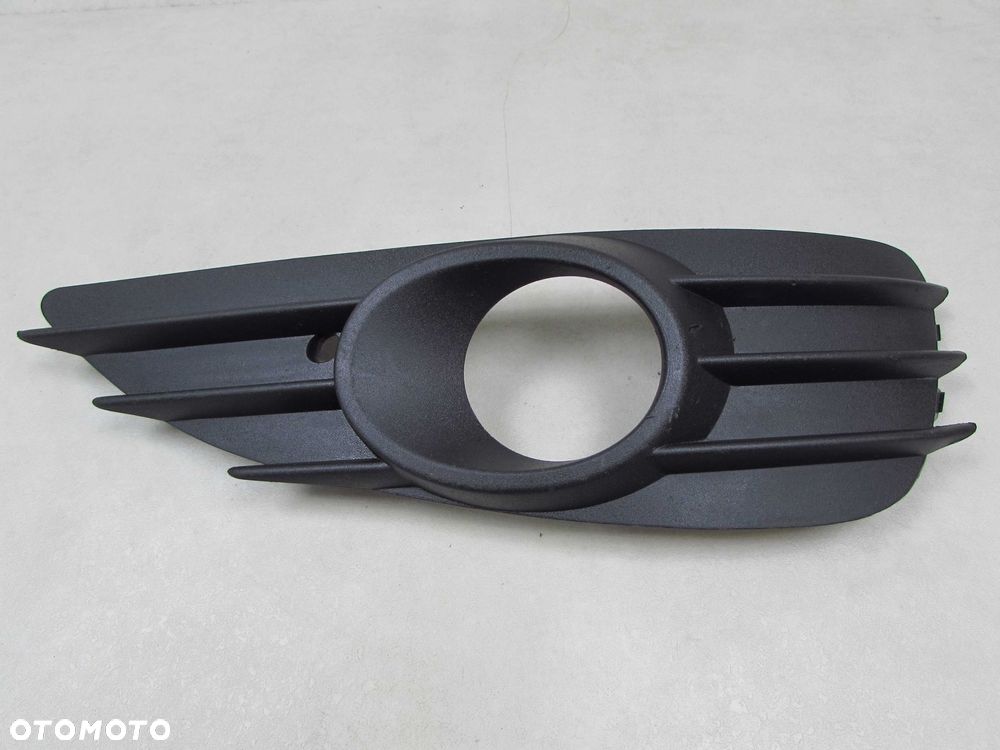 OPEL ASTRA H III GTC 04-07 KRATKA ATRAPA ZDERZAKA HALOGENU PRAWA 13110337 - 1