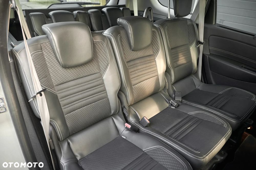 Renault Grand Scenic - 21