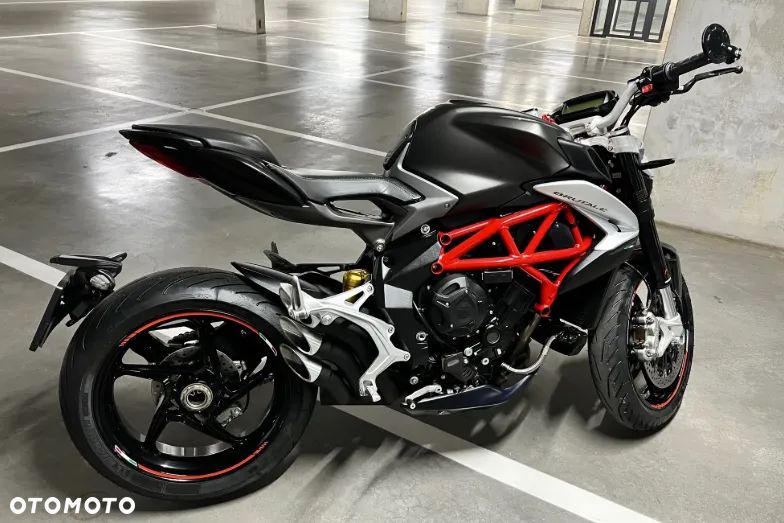 MV AGUSTA Brutale - 1