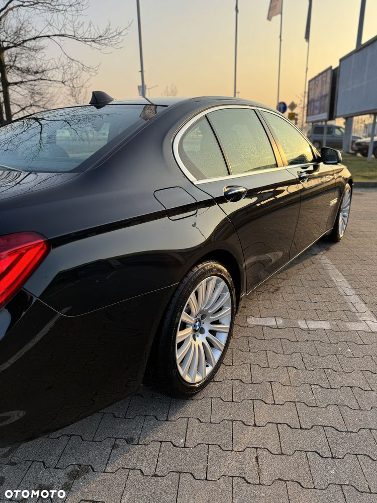 BMW Seria 7 740d xDrive - 31