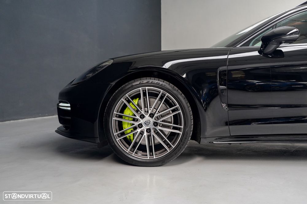 Porsche Panamera Sport Turismo 4 E-Hybrid - 34