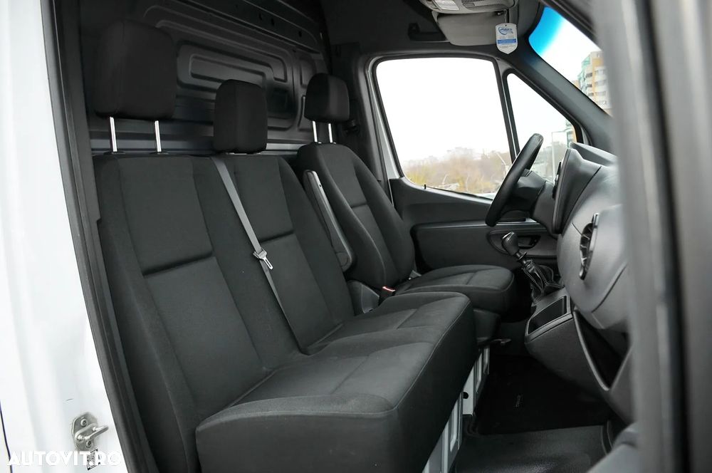 Mercedes-Benz Sprinter - 21