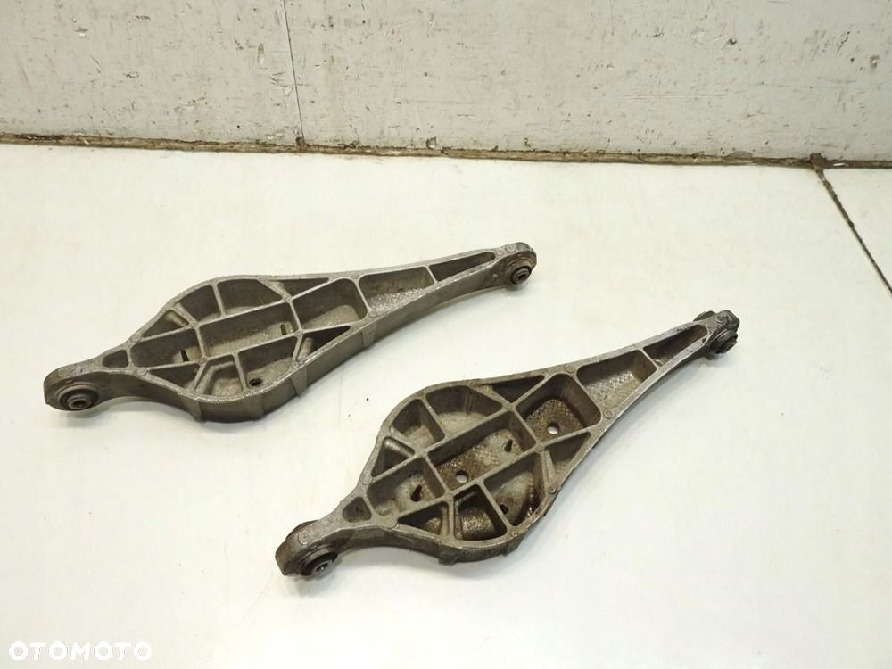 WAHACZ WAHACZE TYŁ VOLVO XC60 I 2.4 D5 AWD - 4