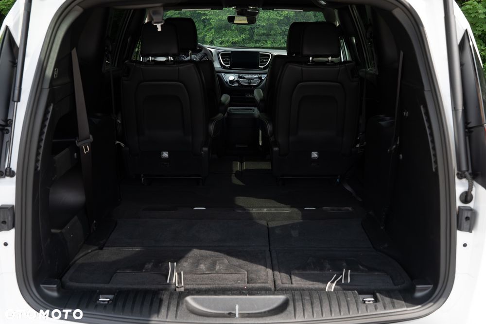 Chrysler Pacifica - 33
