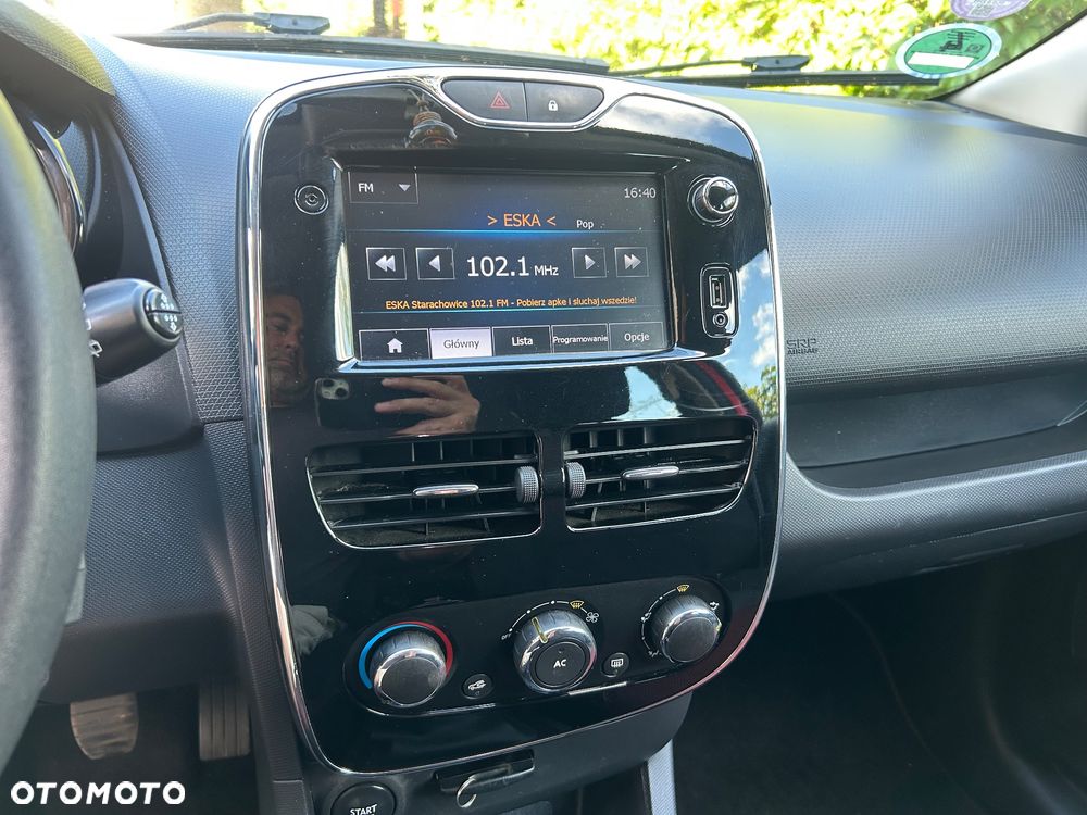 Renault Clio 1.2 16V 75 Authentique - 11