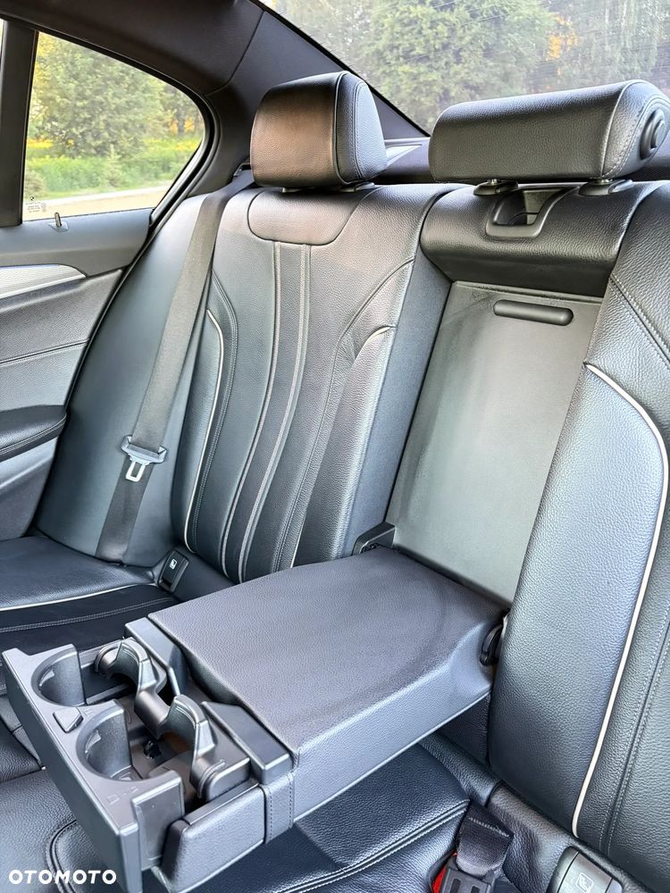 BMW Seria 5 520d xDrive Sport - 28