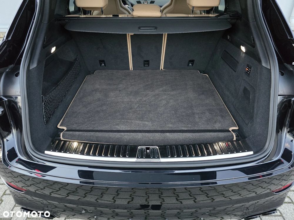 Porsche Cayenne - 40