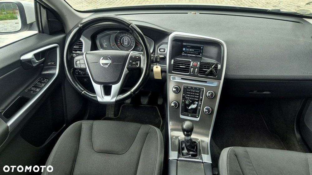 Volvo XC 60 D3 Momentum - 17