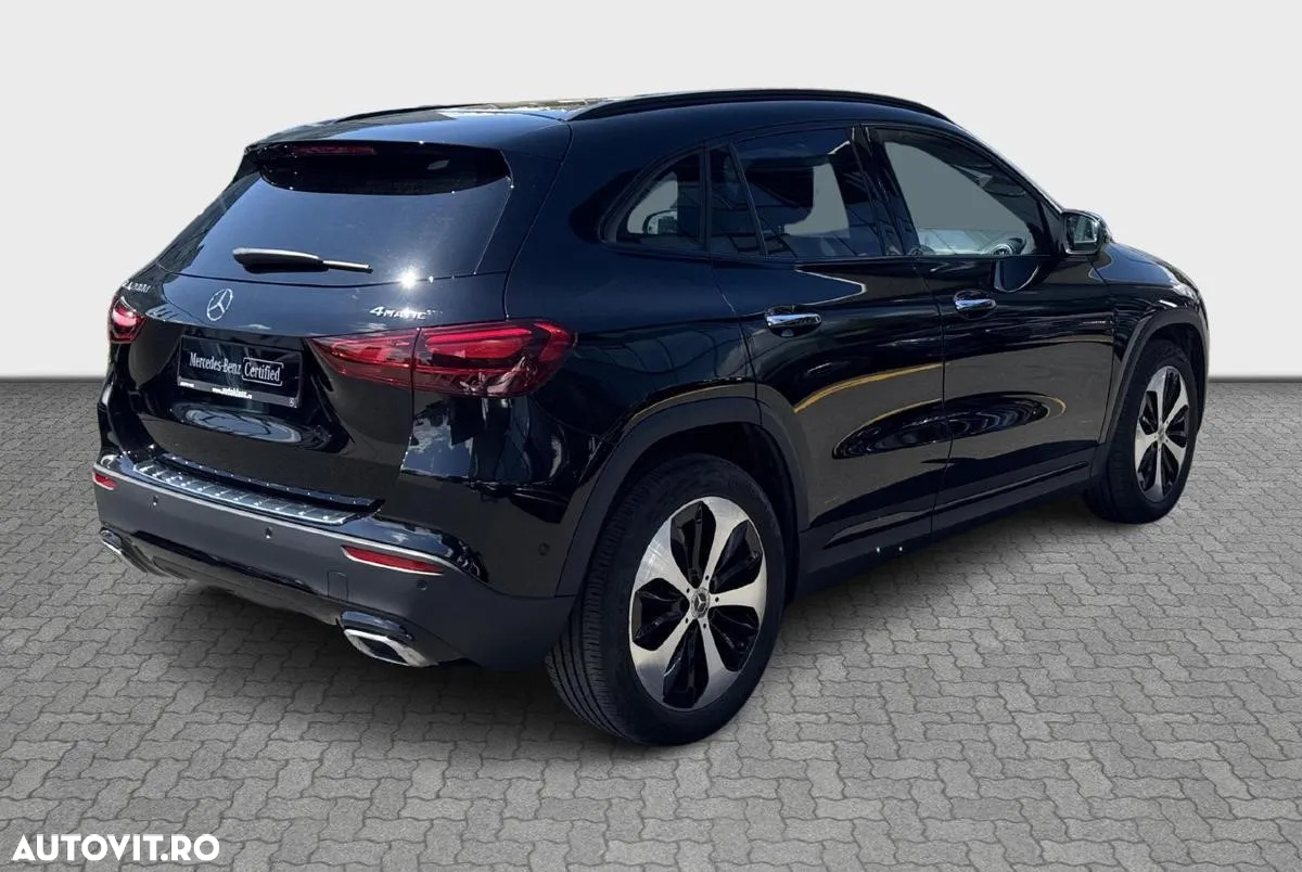 Mercedes-Benz GLA 200 d 4Matic 8G-DCT - 5