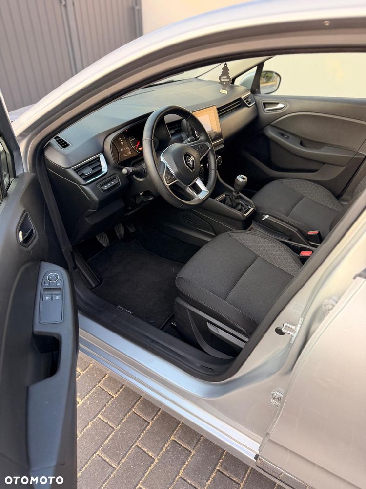 Renault Clio - 19