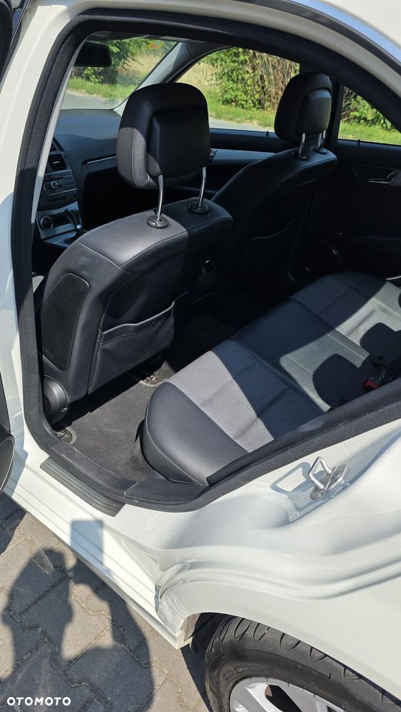 Mercedes-Benz Klasa C 220 CDI DPF Automatik BlueEFFICIENCY Avantgarde - 15
