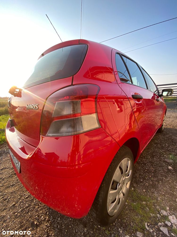 Toyota Yaris - 25