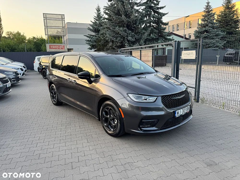 Chrysler Pacifica - 24