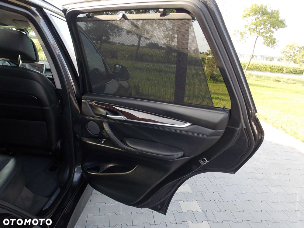 BMW X5 xDrive50i - 33