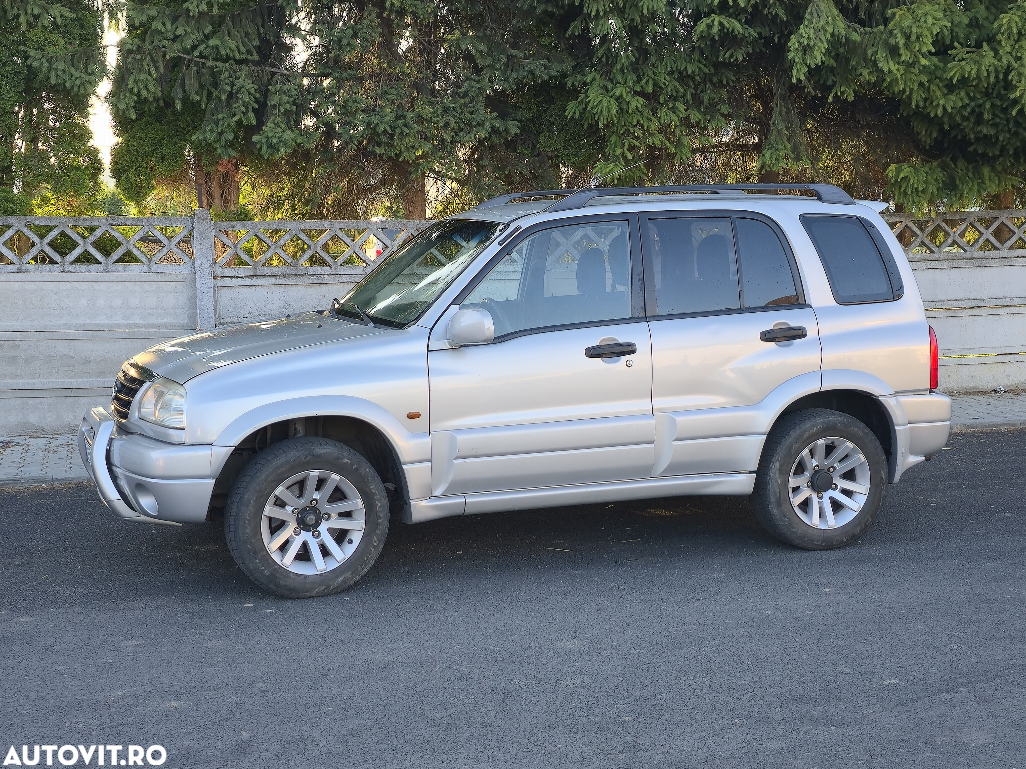 Suzuki Grand Vitara 2.0i - 9