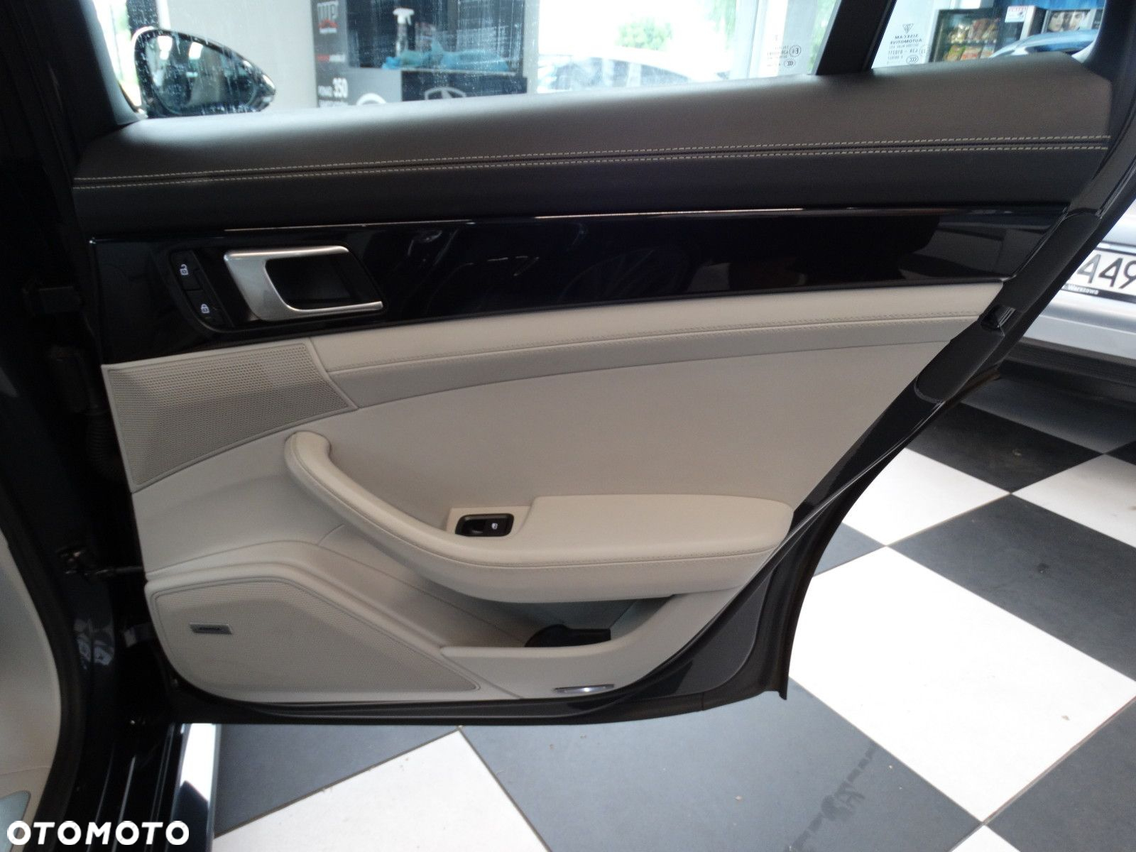 Porsche Panamera - 15