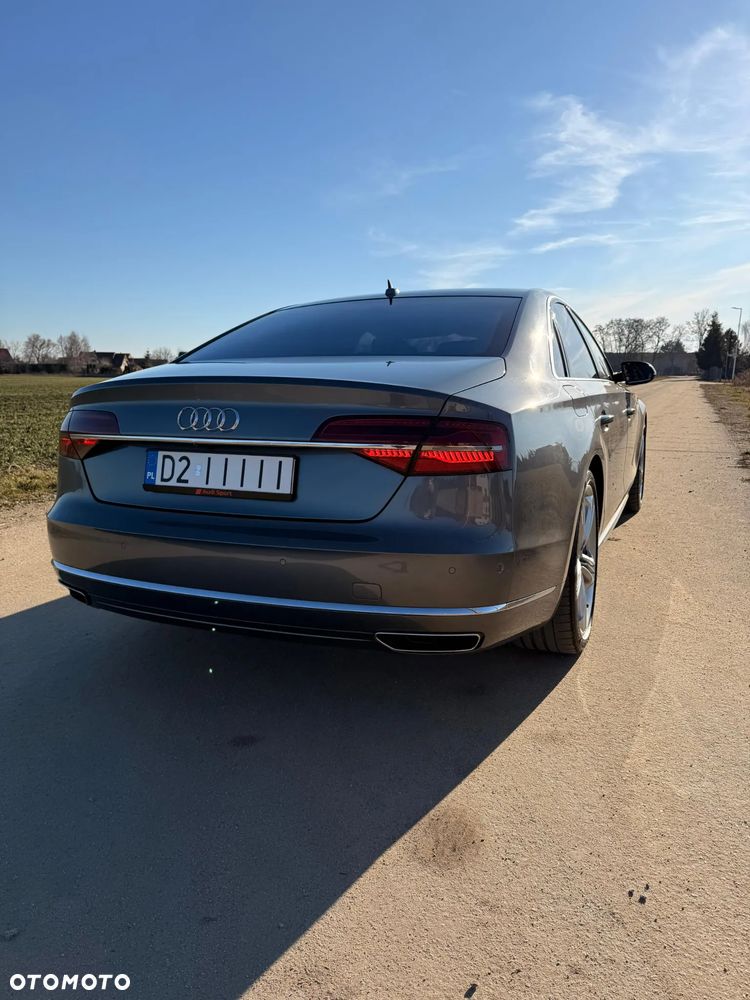 Audi A8 4.2 TDI DPF (clean diesel) quattro tiptronic - 10