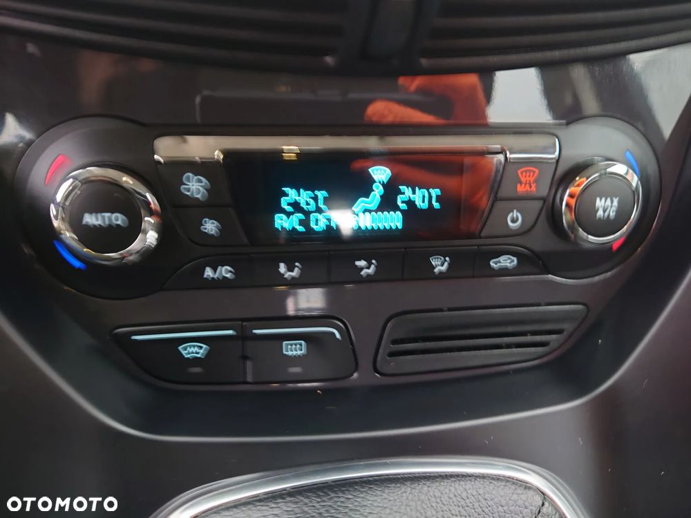 Ford Kuga 2.0 TDCi 2x4 Titanium - 11