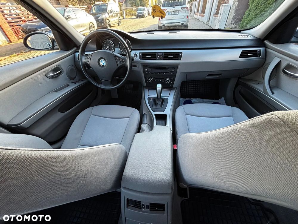 BMW Seria 3 318i - 8