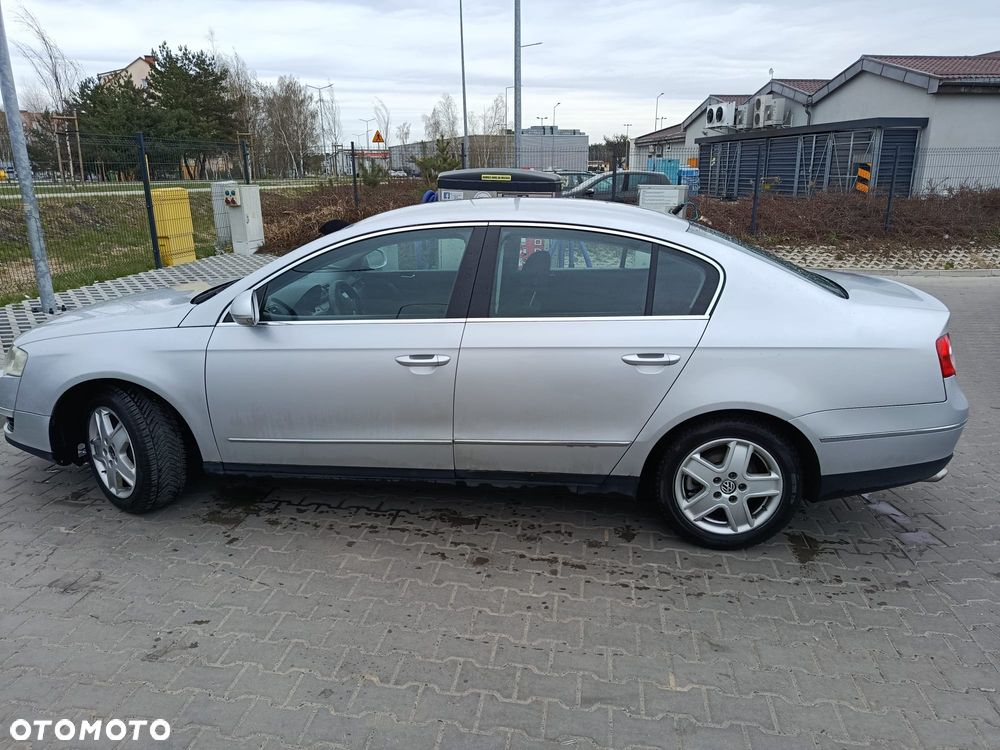 Volkswagen Passat 2.0 TDI Trendline - 4