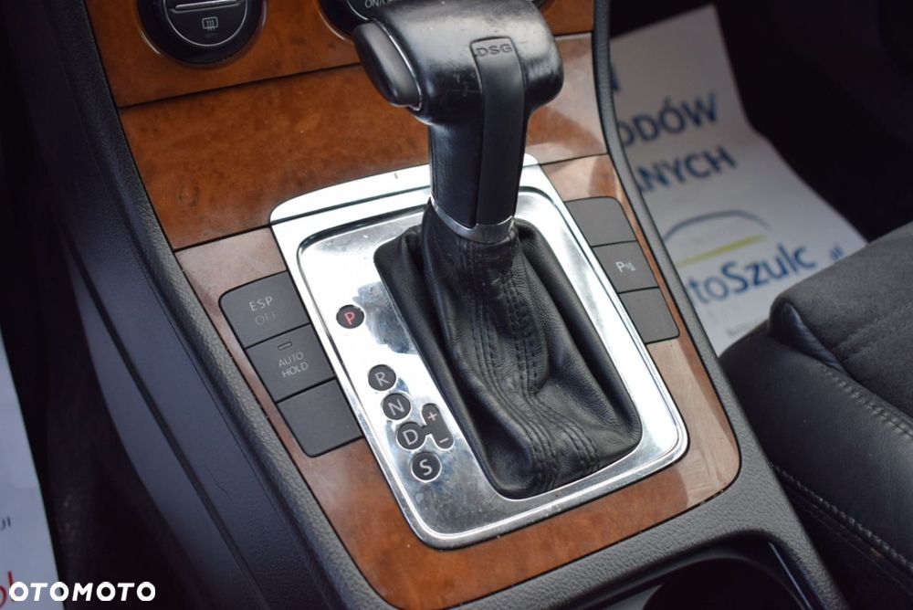 Volkswagen Passat - 31