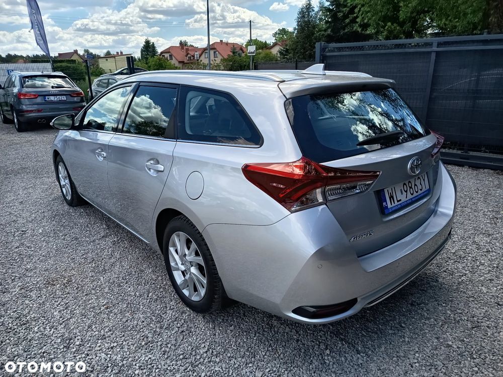 Toyota Auris 1.6 Dynamic - 10