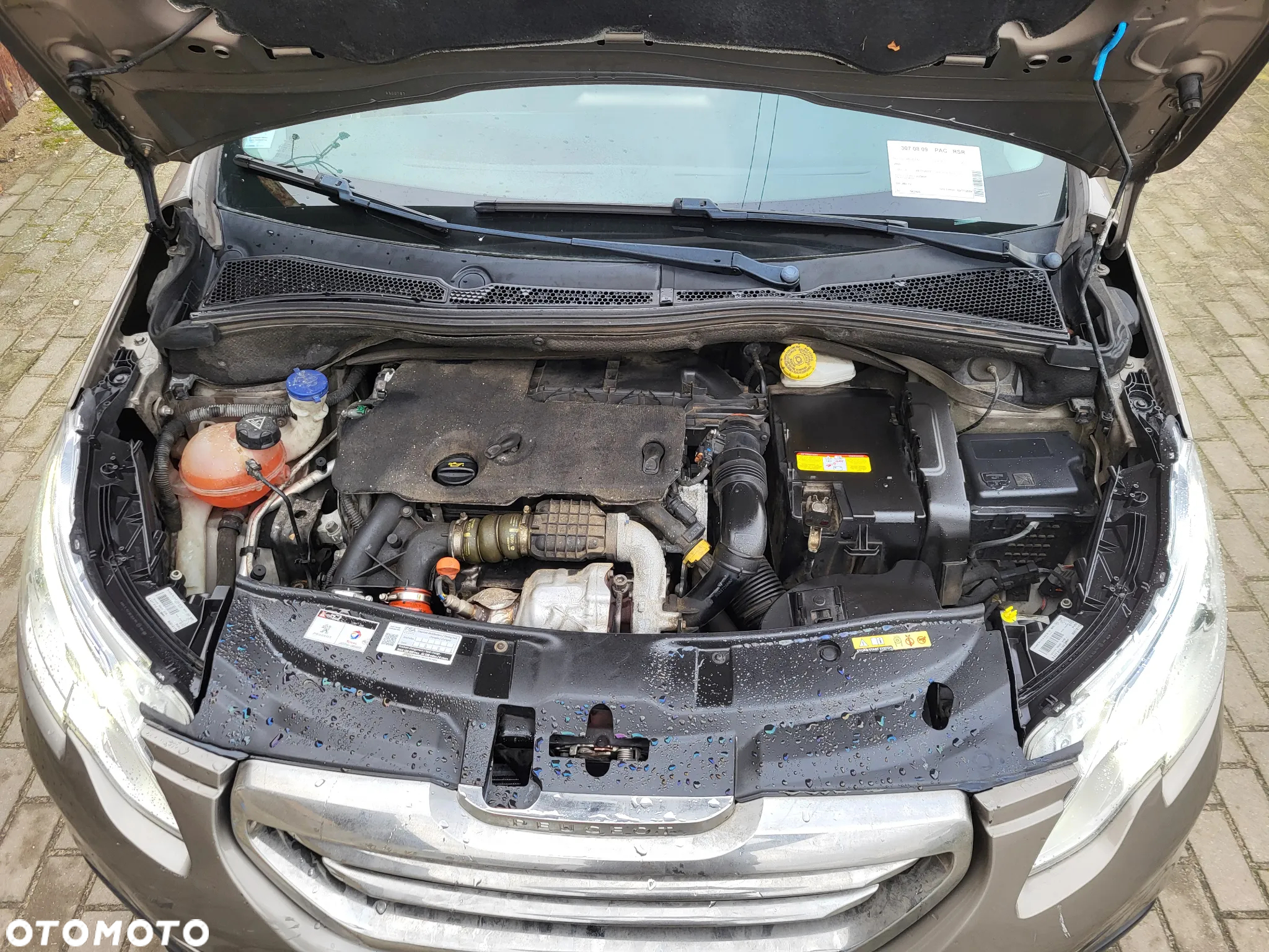 Peugeot 2008 e-HDi FAP 115 STOP & START Allure - 25