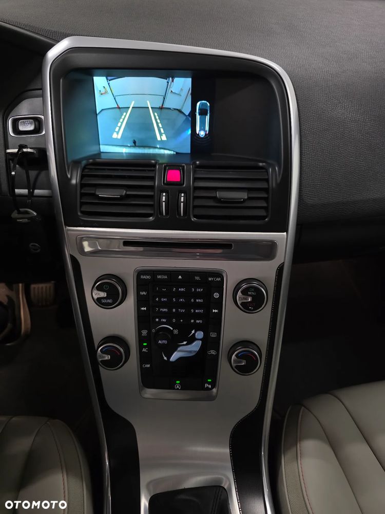 Volvo XC 60 D3 Drive-E Ocean Race - 9