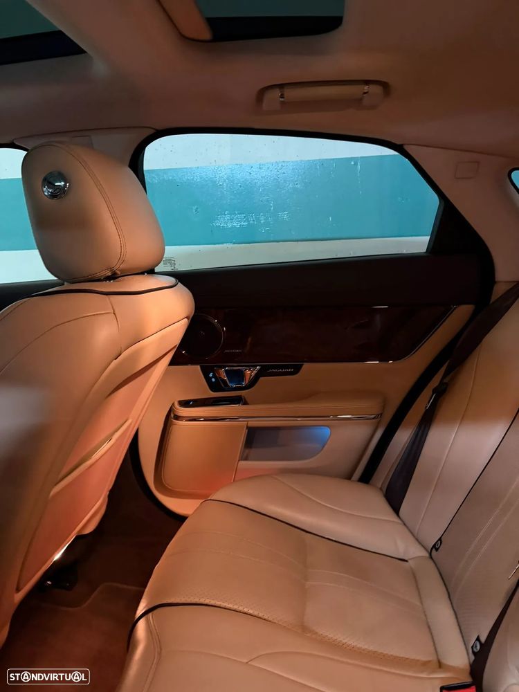 Jaguar XJ 3.0 D V6 Premium Luxury - 23