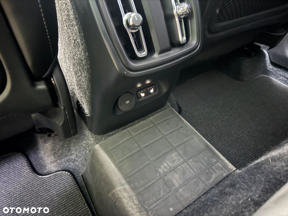 Volvo XC 40 T5 AWD Inscription - 16
