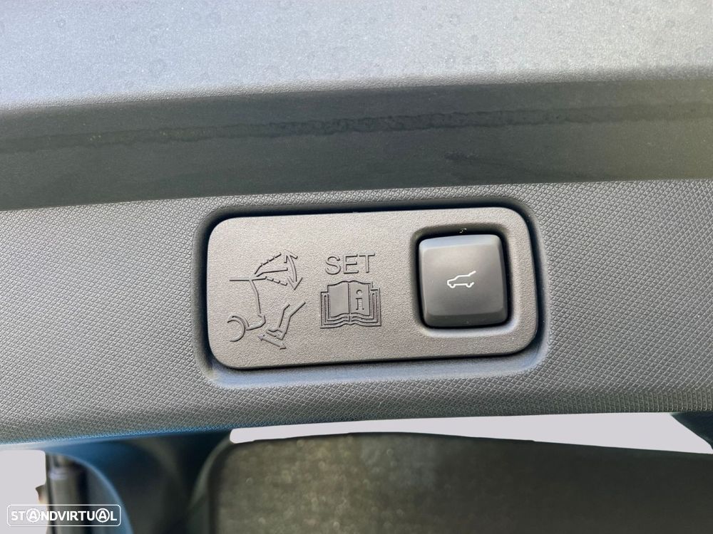 Ford Mustang Mach-E GT AWD - 52