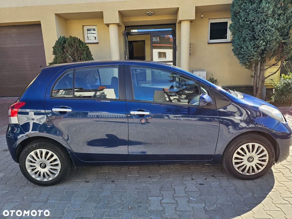 Toyota Yaris - 12