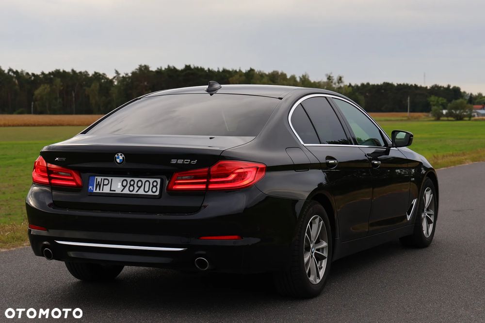 BMW Seria 5 520d xDrive Luxury Line - 7