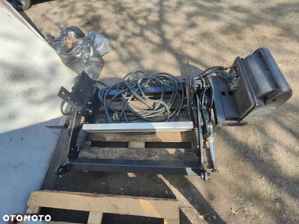 Winda załadowcza DHOLLANDIA / 750 kg /12V / 2023 - 4