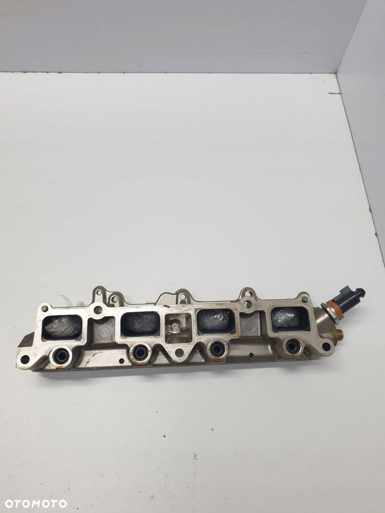 LISTWA WTRYSKOWA VW GOLF V 1.4 TSI CK284AHB - 4