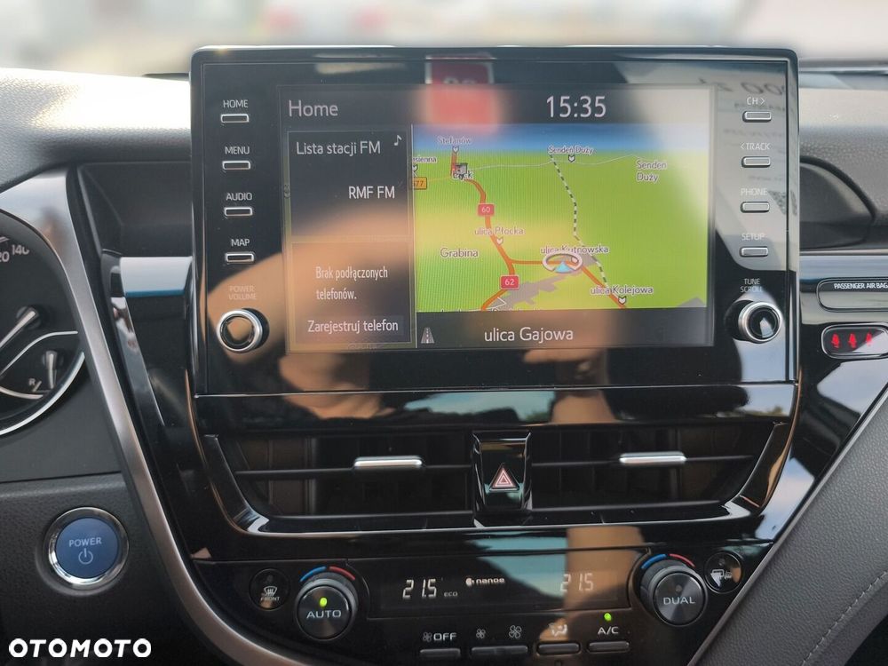Toyota Camry 2.5 Hybrid Executive CVT - 19