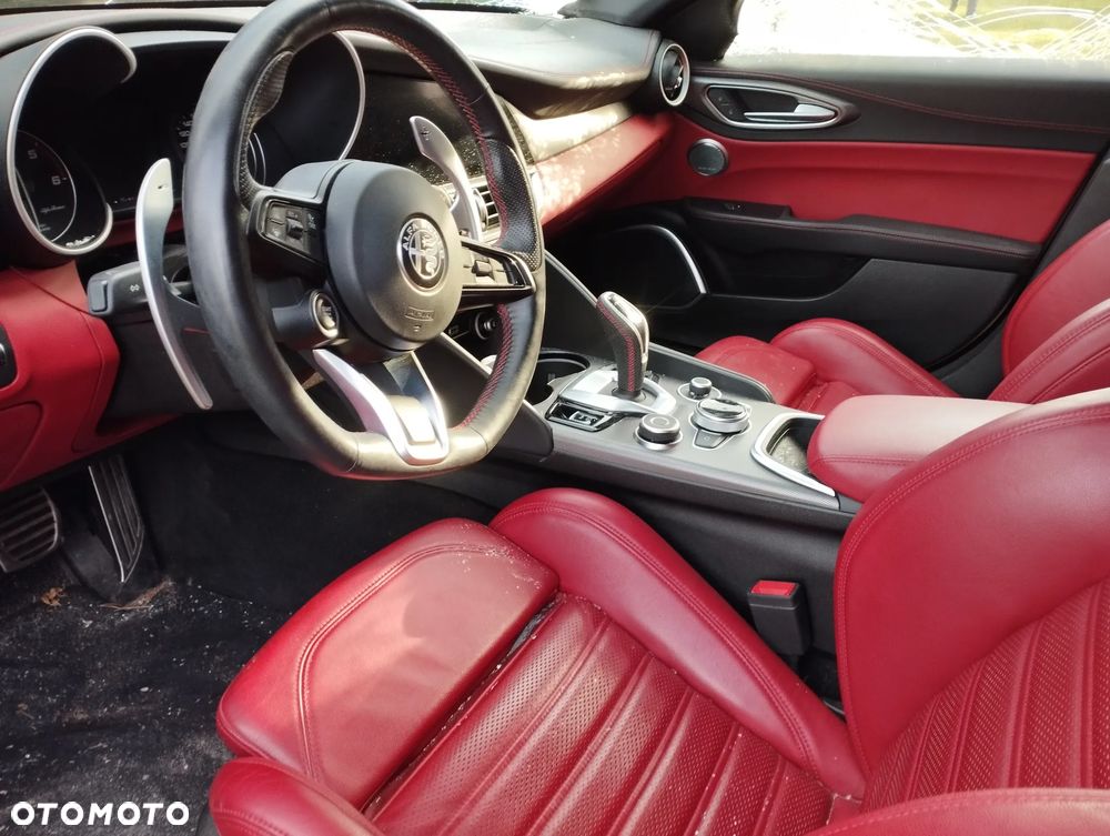 Alfa Romeo Giulia - 4