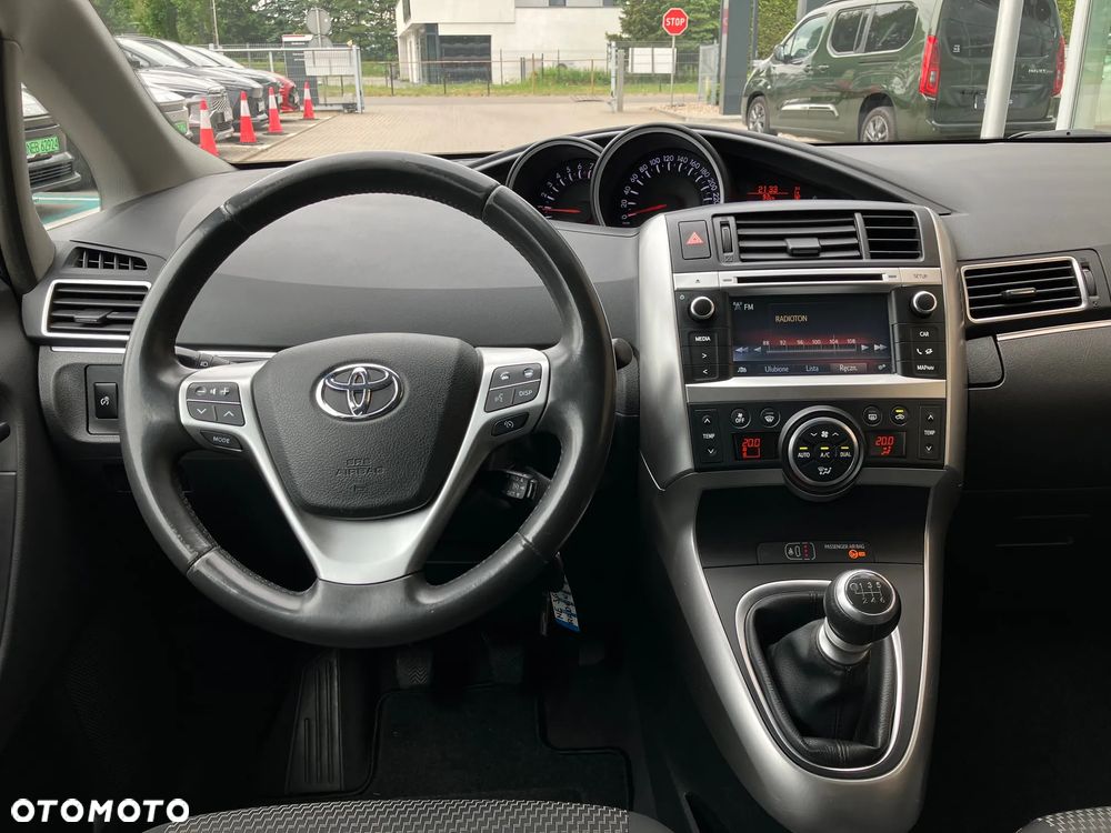 Toyota Verso 1.8 Premium - 18