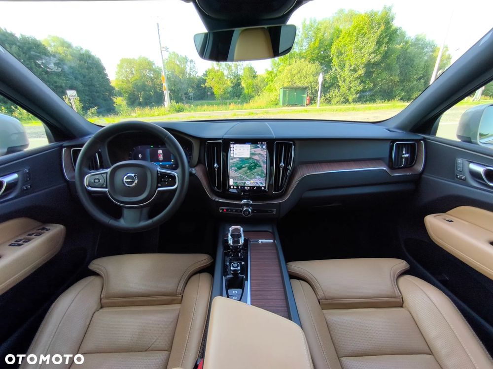 Volvo XC 60 B5 B AWD Plus Bright - 3