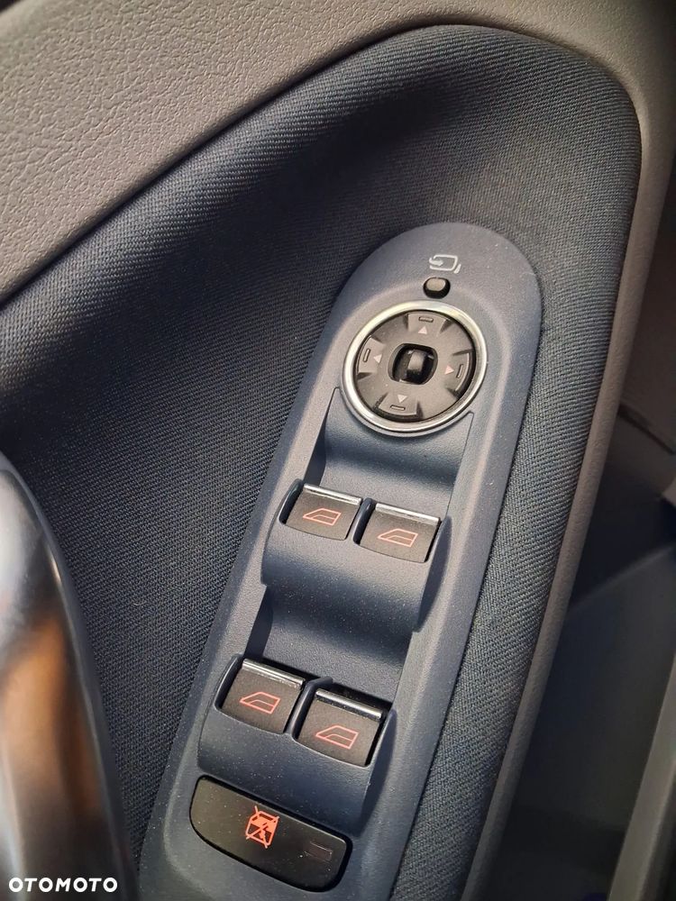 Ford Mondeo - 22