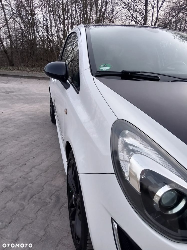 Opel Corsa 1.6 Turbo Color Race - 11