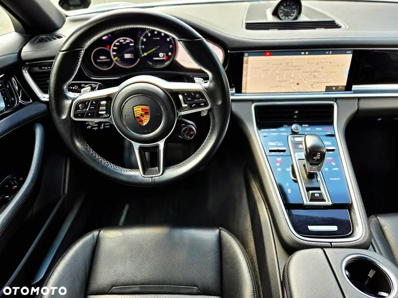 Porsche Panamera 4 Platinum Edition - 12