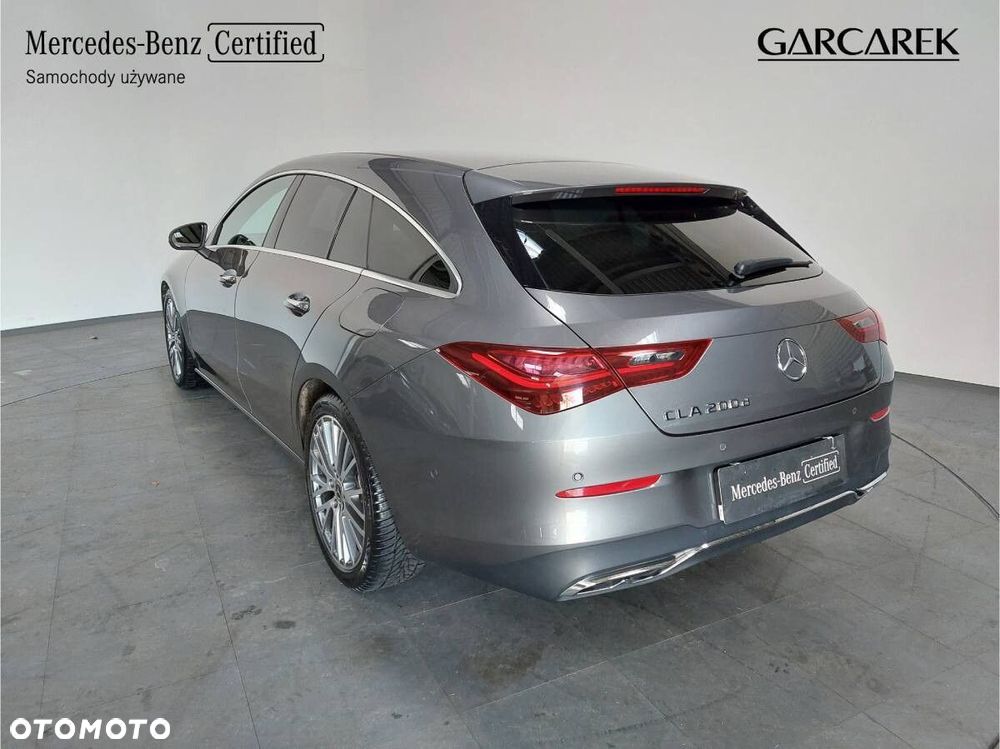 Mercedes-Benz CLA 200 d Progressive 8G-DCT - 4