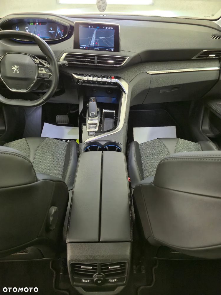 Peugeot 3008 1.2 PureTech Allure S&S EAT8 - 26