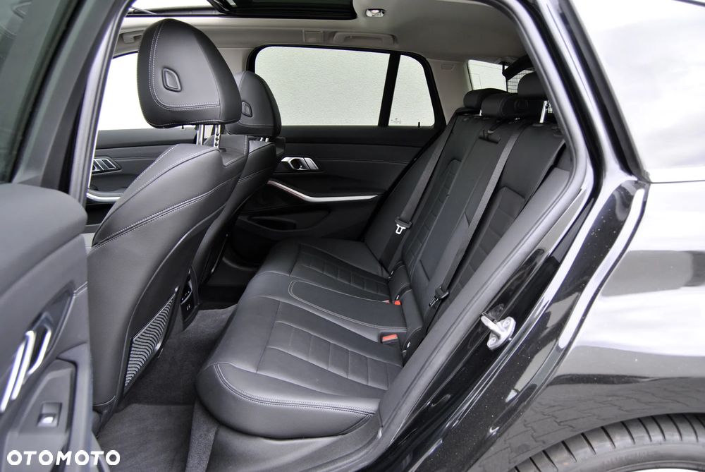 BMW Seria 3 320d xDrive Sport Line - 22