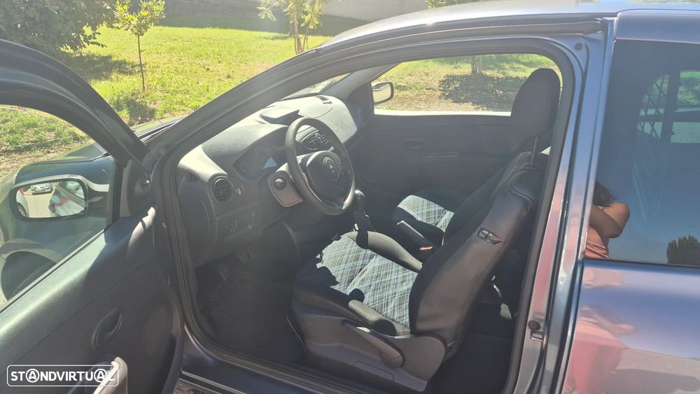 Renault Clio 1.5 dCi Dynamique S - 10