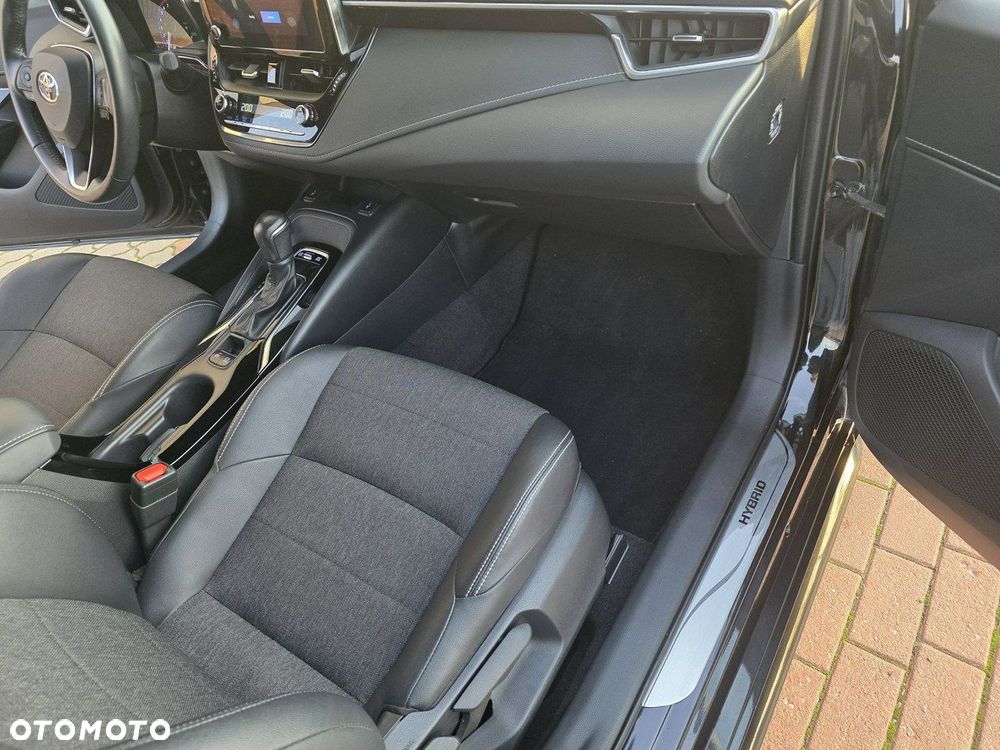 Toyota Corolla 1.8 Hybrid Executive - 10